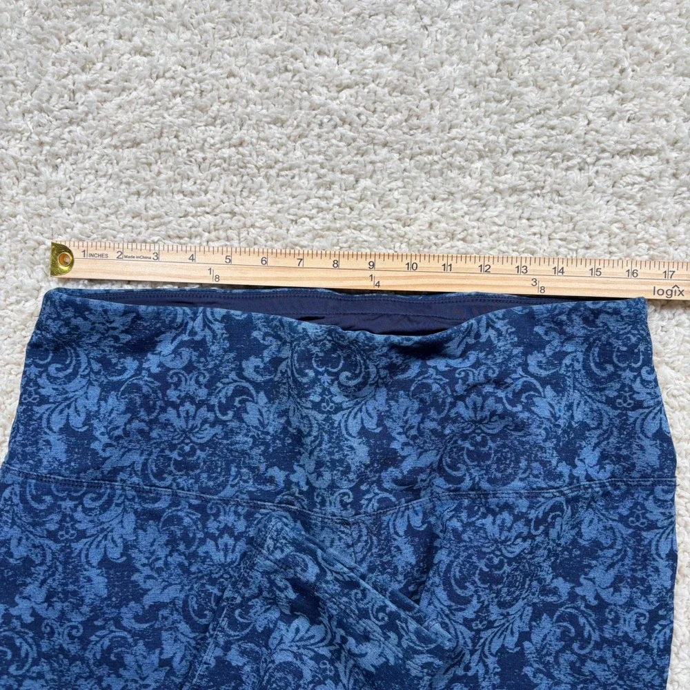 Chicos Zenergy Blue Damask Floral Leggings Womens Size 2‎ US 12/14 Stretch Crop
